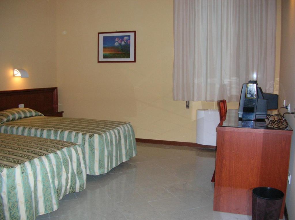 Hotel Industria Брешия Номер фото