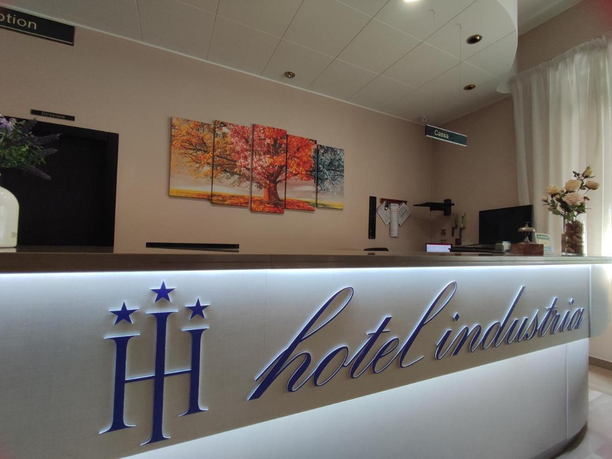 Hotel Industria Брешия Экстерьер фото