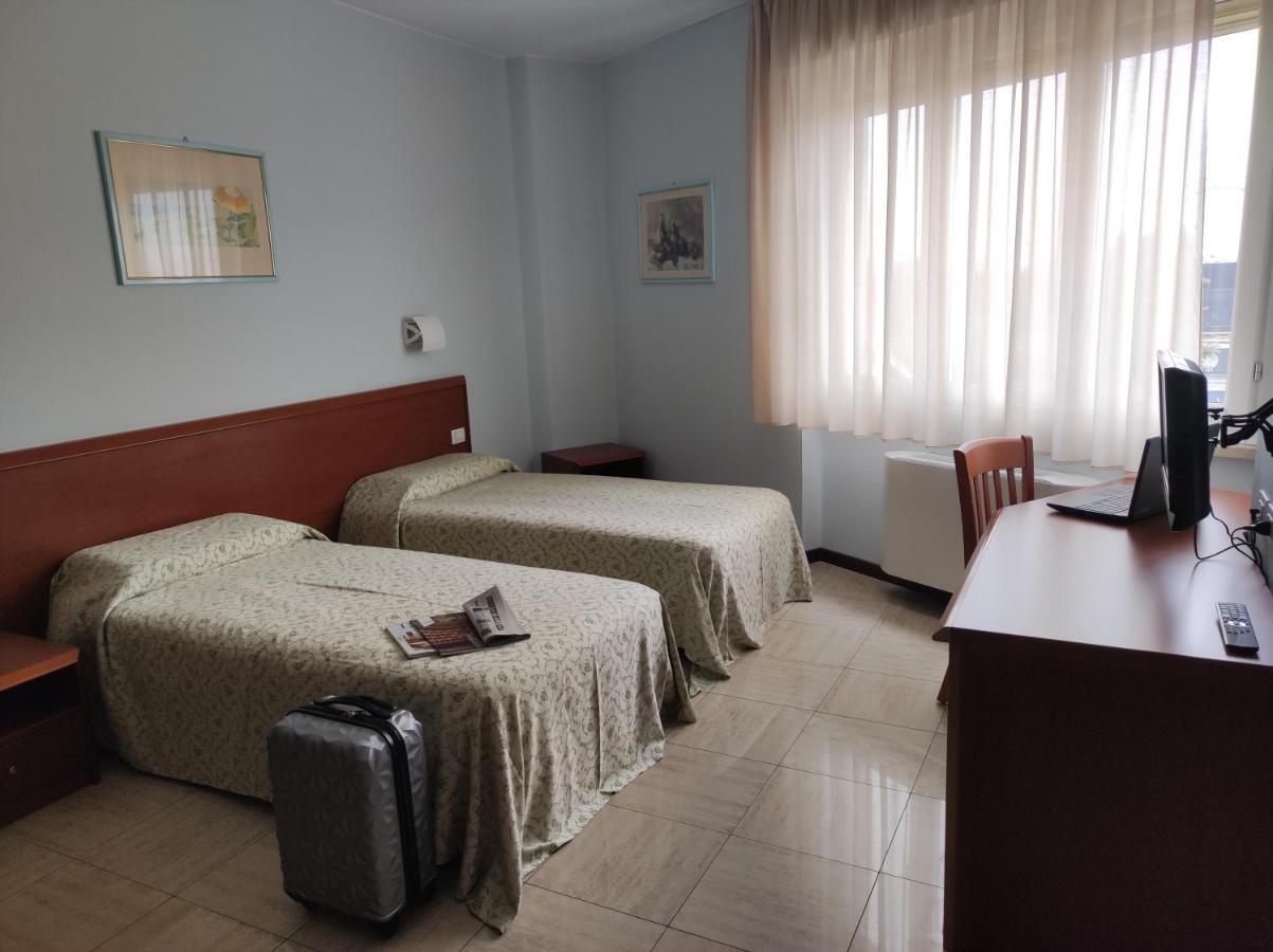 Hotel Industria Брешия Экстерьер фото