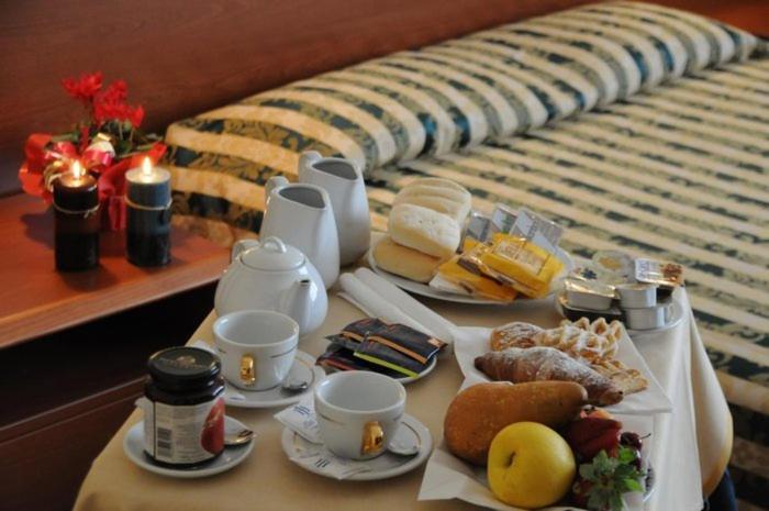 Hotel Industria Брешия Экстерьер фото